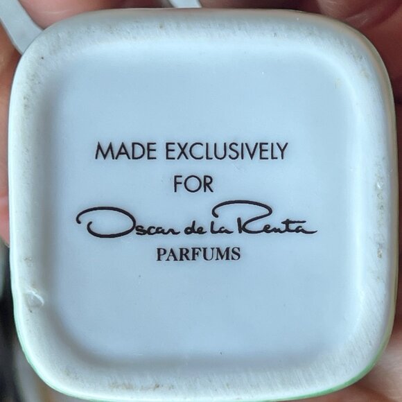 Oscar De La Renta Parfums Green Rose Pattern Ceramic Trinket Box - Picture 4 of 9